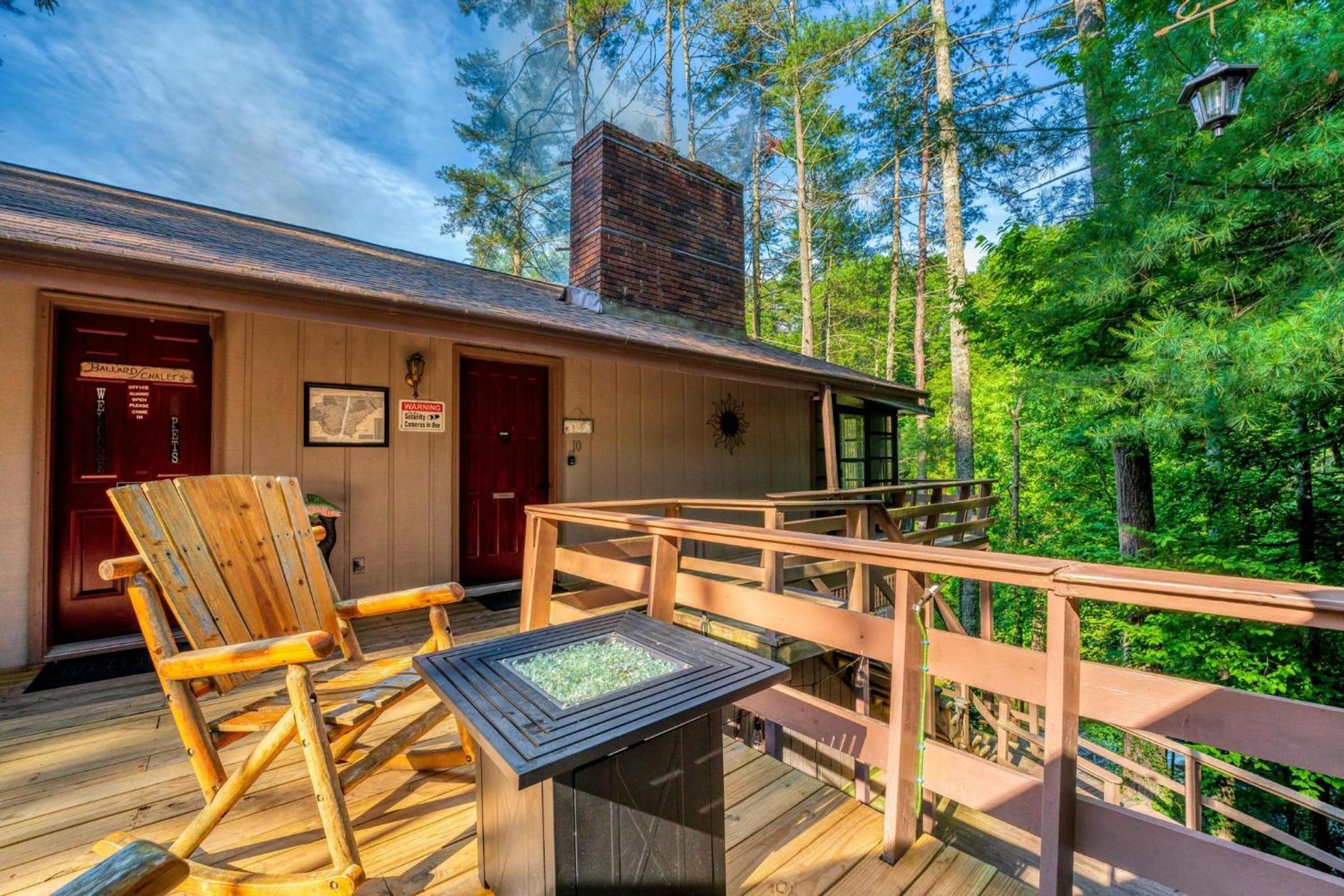 Cascades Inn Tiger Extérieur photo