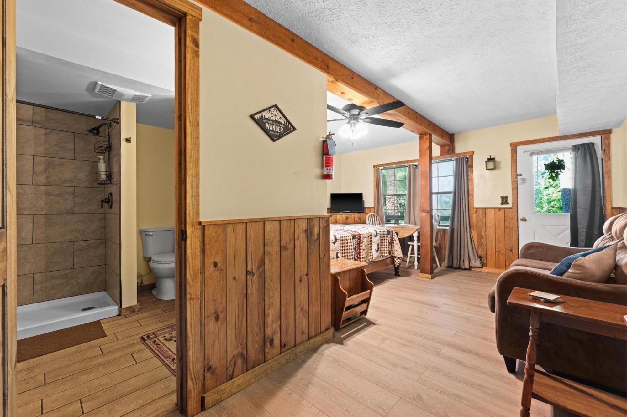 Cascades Inn Tiger Extérieur photo