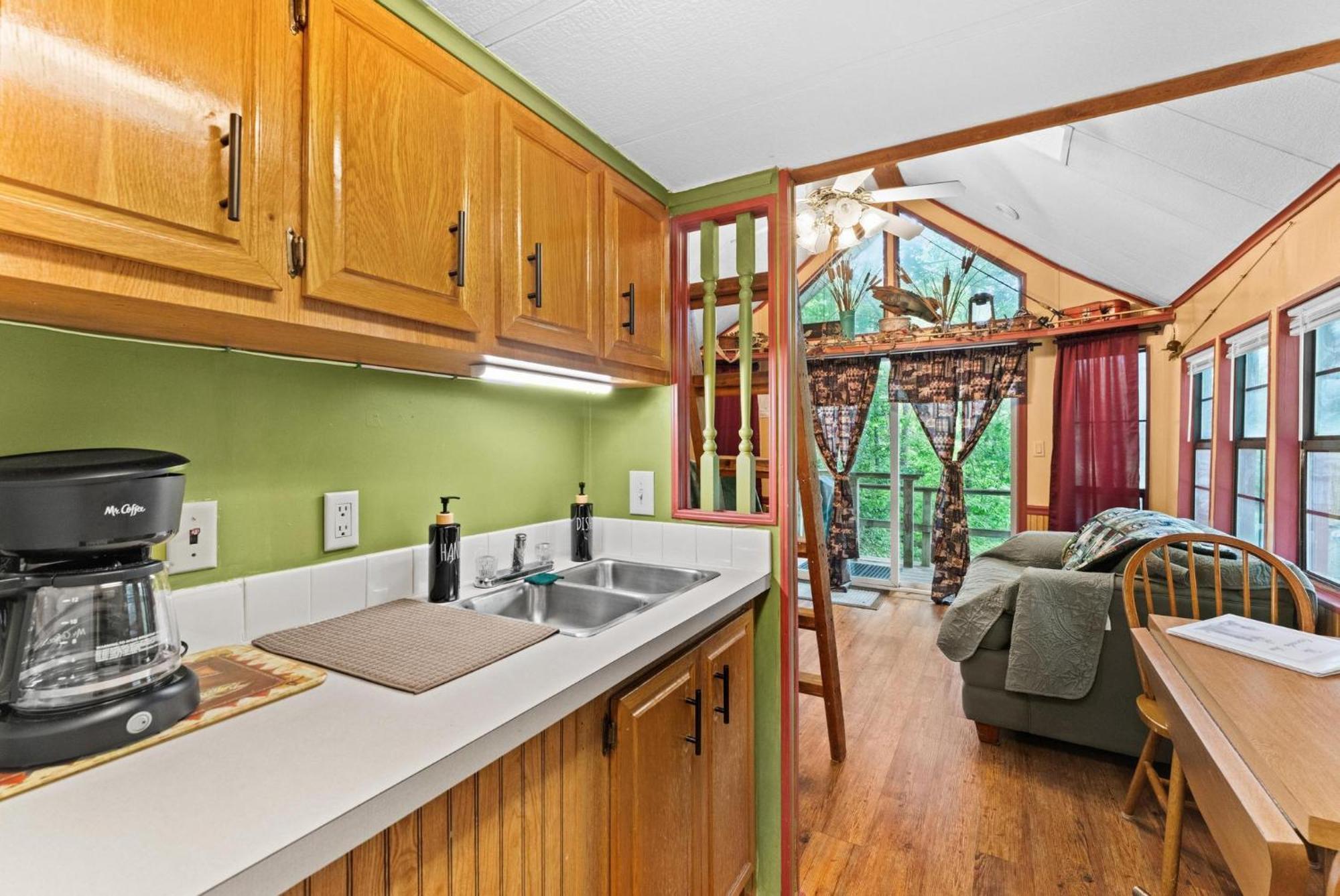 Cascades Inn Tiger Extérieur photo